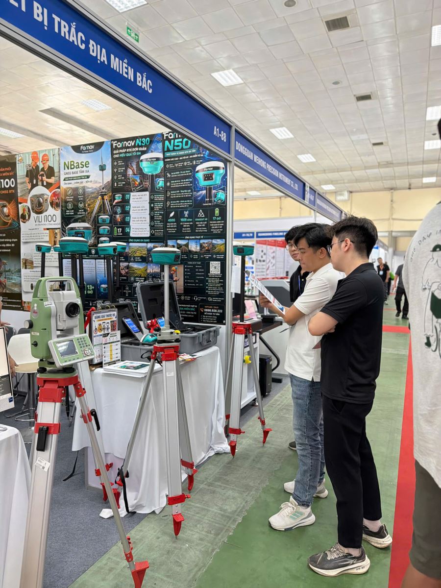 Khách tham quan FARNAV tại gian hàng A1-88 VINAMAC EXPO 2026